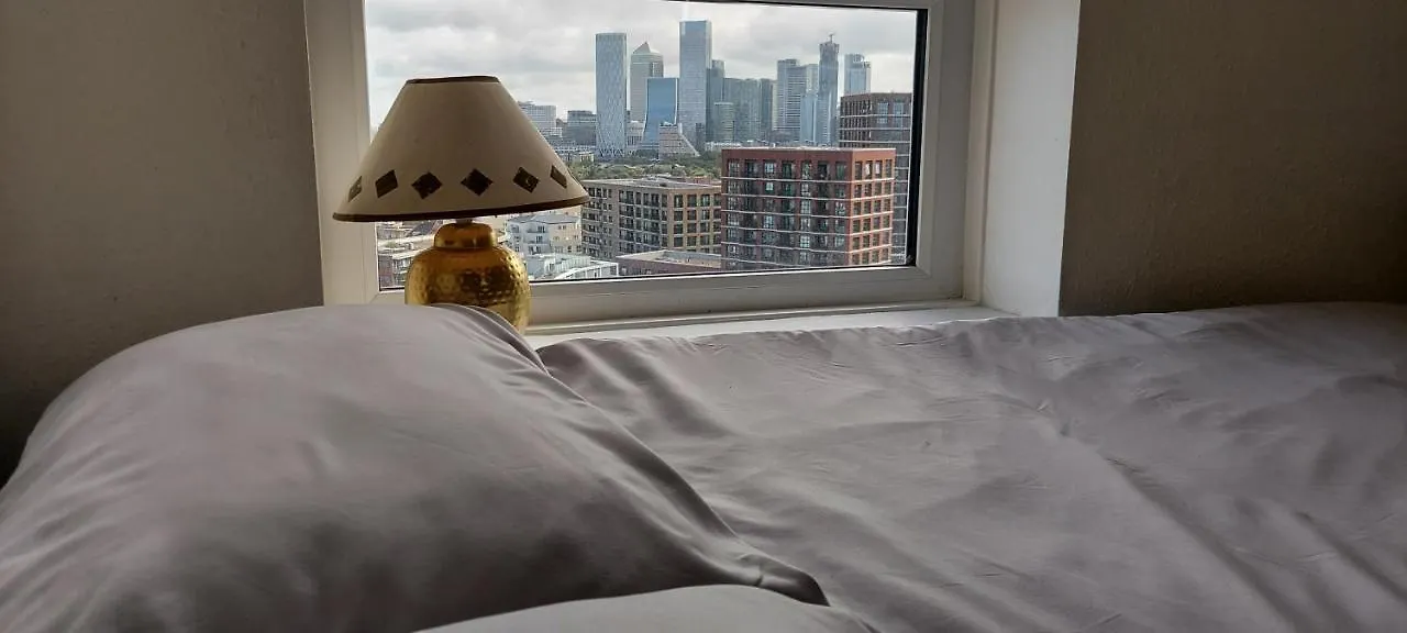 Central Room With Stunning Views London Homestay