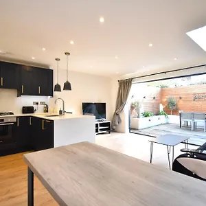 Stunning 2 Bed Apartment
